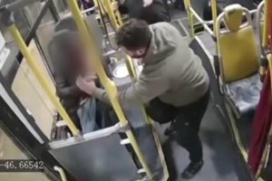 Homem usava um estilingue e esferas de metal para quebrar os vidros