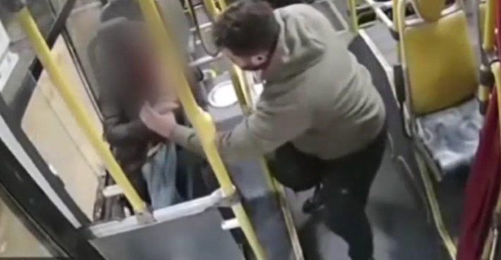 Homem usava um estilingue e esferas de metal para quebrar os vidros