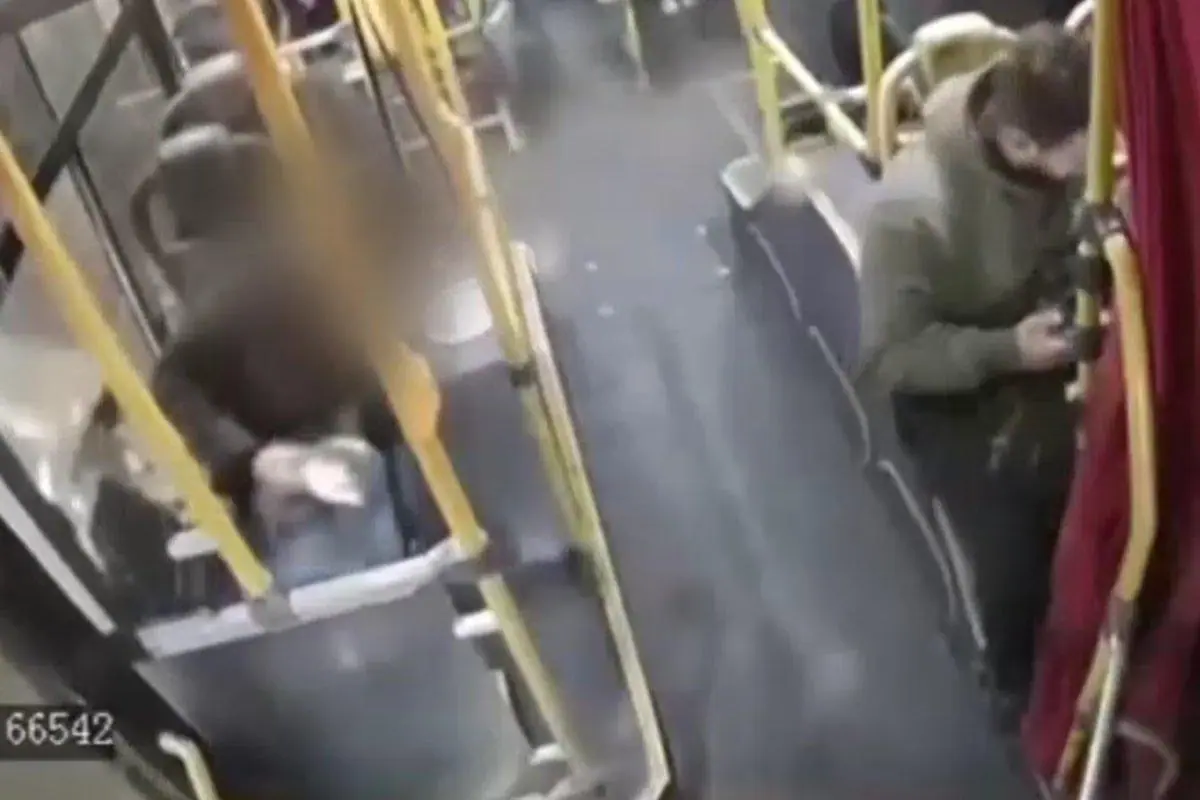 Mais uma imagem de um dos ataques a ônibus em São Paulo