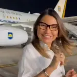 A primeira-dama Janja da Silva e uma das aeronaves da FAB; uso recorrente para fins não justificáveis | Foto: Reprodução/Twitter/X