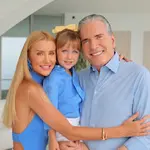 Roberto Justus, sua mulher, Ana Paula Siebert, e sua filha mais nova, Vick | Foto: Reprodução/Instagram