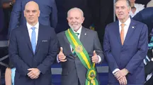 Alexandre de Moraes, Lula e Luís Roberto Barroso no Desfile de 7 de Setembro - Brasília - 07/09/2024 | Foto: Fabio Rodrigues-Pozzebom