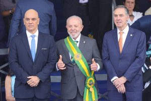 Alexandre de Moraes, Lula e Luís Roberto Barroso no Desfile de 7 de Setembro - Brasília - 07/09/2024 | Foto: Fabio Rodrigues-Pozzebom