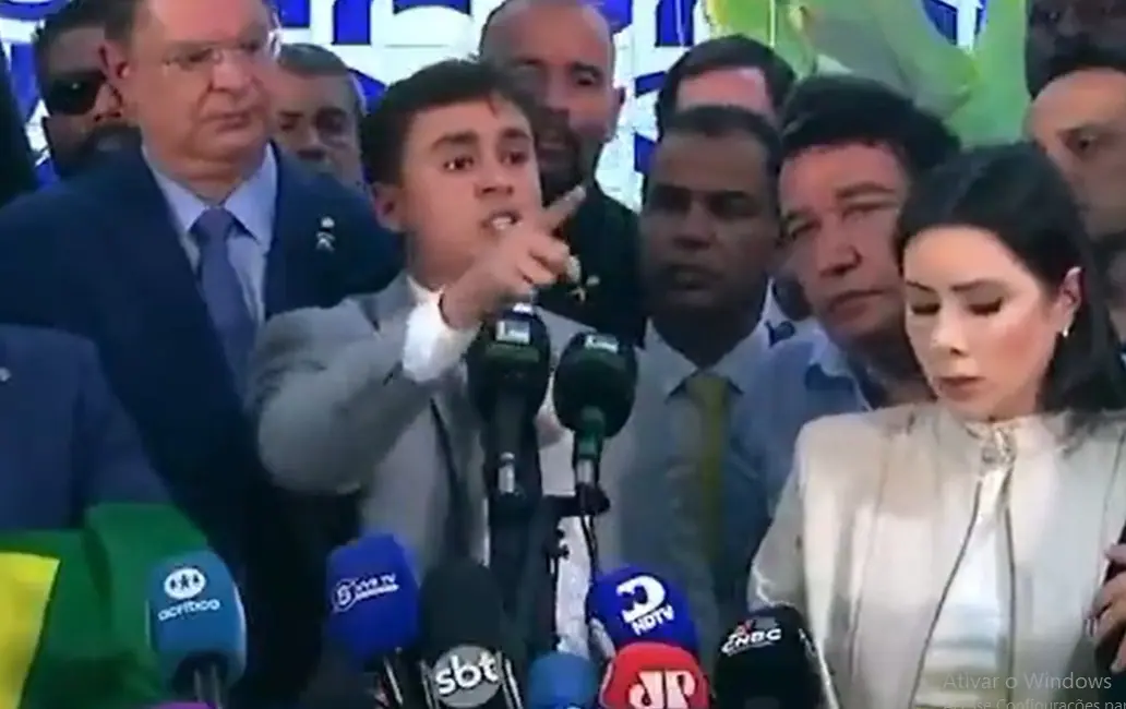 Nikolas Ferreira, durante discurso na Câmara: "Que democracia é essa em que tudo deságua no STF?" | Foto: Reprodução/Twitter/X