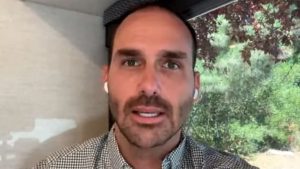 Eduardo Bolsonaro concede entrevista ao Oeste sem Filtro | Foto: Revista Oeste