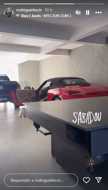 Rodrigo Júnior da Silva Ponce mostra seu Porsche nas redes sociais | Foto: Reprodução/Instagram