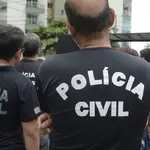 Depois de alertada por funcionários, Polícia Civil acompanhou movimentação até deter servidor | Foto: Tânia Rêgo/Agência Brasil