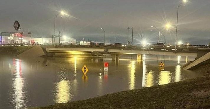 As autoridades do Texas confirmaram neste sábado, 5, que o número de vítimas fatais no Rio Guadalupe inclui 18 adultos e nove crianças | Foto: Reprodução/X