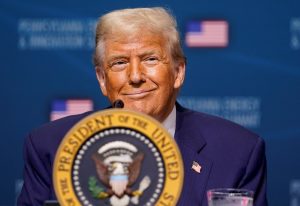 O presidente dos EUA, Donald Trump, participa da Cúpula de Energia e Inovação da Pensilvânia, na Universidade Carnegie Mellon, em Pittsburgh, Pensilvânia, EUA – 15/72025 | Foto: Nathan Howard/Reuters