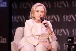 Candidata derrotada por Donald Trump, Hillary Clinton articulou ação para difamar o republicano, diz jornal | Foto: Reprodução/Redes sociais