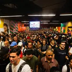 Movimentação intensa de passageiros na transferência da CPTM para o Metrô na Estação da Luz, em São Paulo, em alusão à matéria sobre a percepção da população sobre ricos e pobres