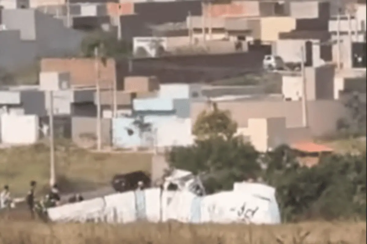 Destroços do avião que caiu em São José do Rio Preto (SP) | Foto: Reprodução/Redes sociais
