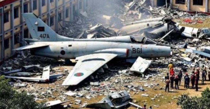 Avião cai em faculdade de Bangladesh, deixando 19 mortos e mais de 50 feridos