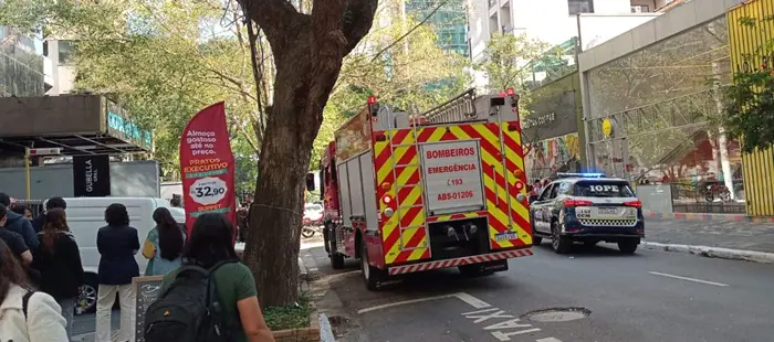 caminhão do corpo de bombeiros