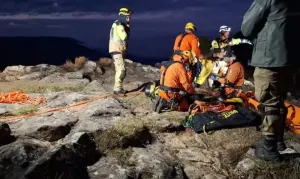 Equipes de resgate conseguiram içar o corpo da menina por volta de 23h30desta quinta-feira, 10 de julho | Foto: Divulgação/Corpo de Bombeiros/RS