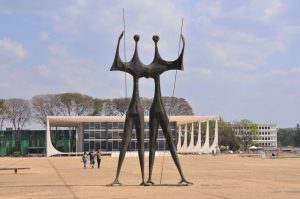 Os Guerreiros, na Praça dos Três Poderes | Foto: Renato Araújo/Agência Brasília república