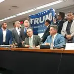 coletiva oposição zucco câmara deputados pl bolsonaro trump bandeira