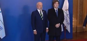 Lula e Milei na cúpula do Mercosul em Buenos Aires | Foto: Reprodução/Redes sociais