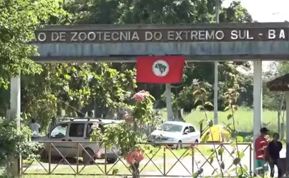 Estação de Zootecnia do Extremo Sul da Bahia invadida pelo MST | Foto: Reprodução/TV Santa Cruz