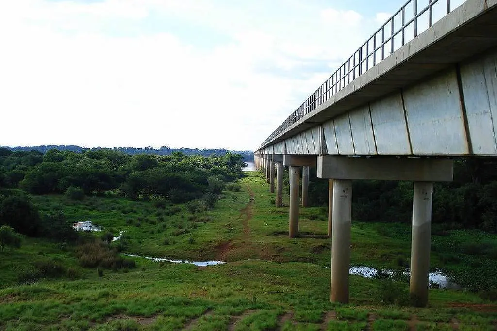 A ponte se estende por cerca de 15,6 km, unindo São Borja, no Rio Grande do Sul, a Santo Tomé, na Argentina | Foto: Reprodução/Dnit