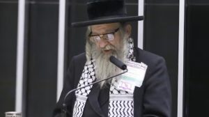 Yisroel Dovid Weiss durante sessão na Câmara dos Deputados | Foto: Reprodução/Câmara dos Deputados