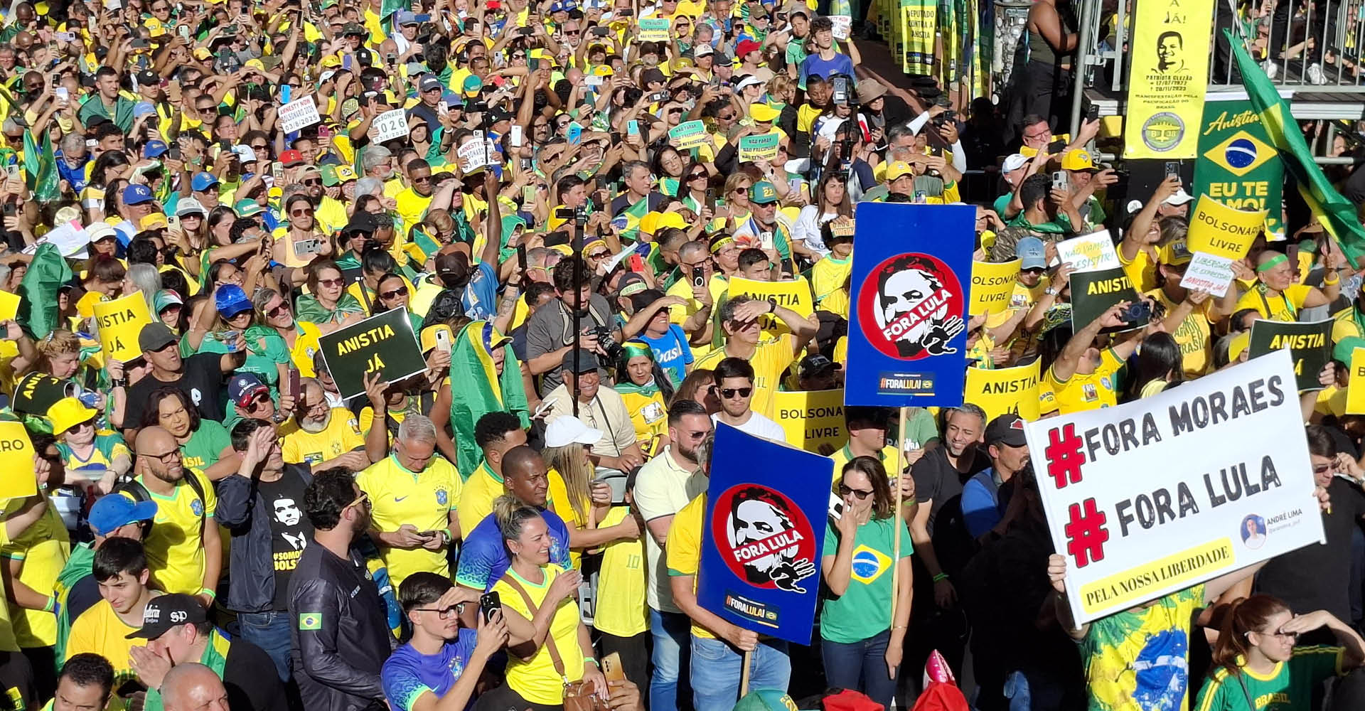 Manifestação na Avenida Paulista contra a censura e em favor do ex-presidente Jair Bolsonaro | Foto: Uiliam Grizafis/Revista Oeste