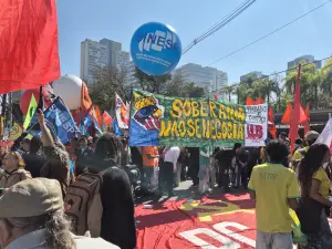 Ato da esquerda contra tarifas de Trump, em São Paulo | Foto: Tauany Cattan/Revista Oeste