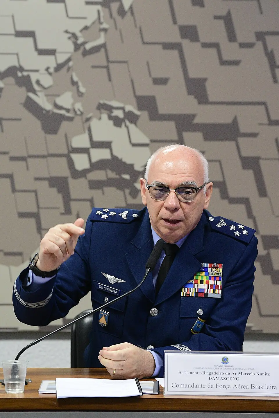 O comandante da Força Aérea Brasileira (FAB), tenente-brigadeiro do ar Marcelo Kanitz Damasceno, em pronunciamento