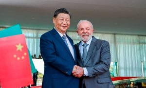 Xj Jinping e Lula: EUA suspeitam de facilitação do governo brasileiro para uma "invasão" chinena no continente americano | Foto: Ricardo Stuckert/PR