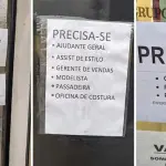 Anúncios de vaga de emprego no Brás, Centro de SP