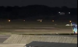 Avião faz pouso no Aeroporto de Manaus | Foto: Reprodução/Redes sociais