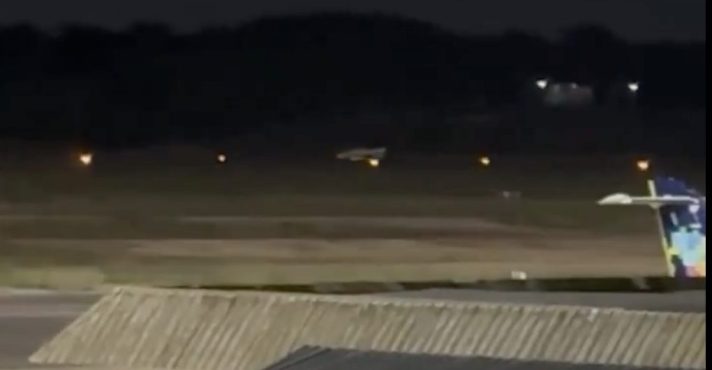 Avião faz pouso no Aeroporto de Manaus | Foto: Reprodução/Redes sociais
