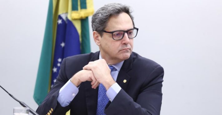 O deputado federal Luiz Philippe de Orleans e Bragança (PL-SP) afirmou que a diplomacia brasileira ‘é uma piada’ | Foto: Vinicius Loures/Câmara dos Deputados