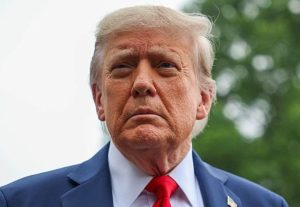 Trump determina uma operação pente-fino para identificar possíveis estrangeiros em condição irregular nos EUA | Foto: Reprodução/Twitter/X