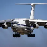 Avião de carga russo Ilyushin IL-76, da Aviacon Zitotrans, empresa que integra a lista de sanções dos Estados Unidos | Foto: Reprodução/Flickr
