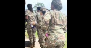 As vítimas, todas integrantes do Exército dos Estados Unidos, receberam atendimento no Hospital Militar de Winn, que funciona dentro da base de Fort Stewart | Foto: Reprodução/X