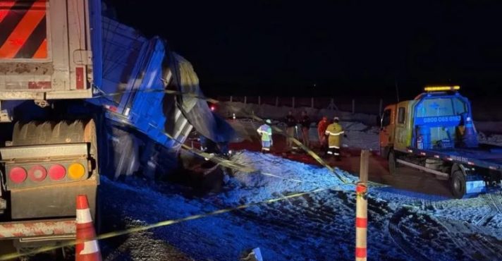 moto grosso mortos acidente ônibus carreta