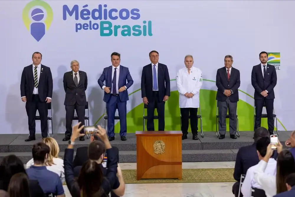 Médicos pelo Brasil