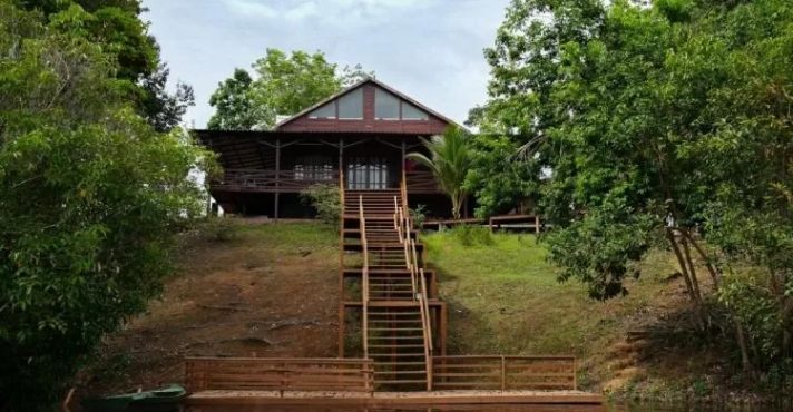 Casa Silva, erguida pela ONG GTN Brasil, na RDS Rio Negro (AM)