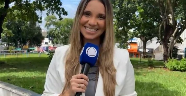 A jornalista Maryanne Barros, da Tv Record Bahia