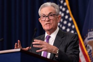 O presidente do Federal Reserve, Jerome Powell, no simpósio de Jackson Hole: tendência de queda nos juros dos EUA | Foto: Reprodução/Twitter/X