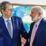 Tarcísio e Lula, durante encontro em Brasília: direita quer o governador de São Paulo na disputa | Foto: Ricardo Stuckert/PR