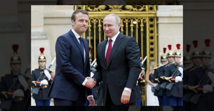 Macron, em 2017, durante recepção a Putin na sua posse no governo francês: desconfia permanente | Foto: Reprodução/Redes sociais