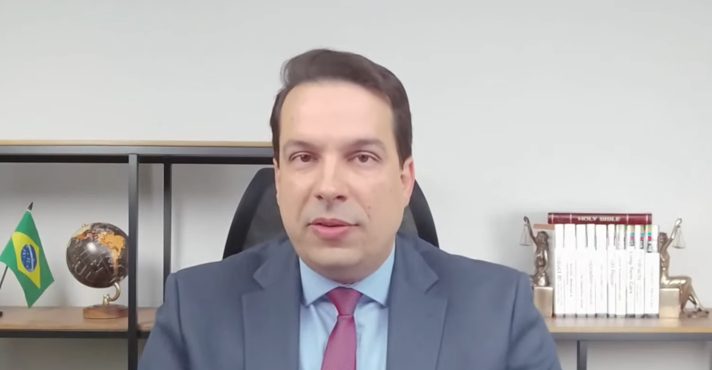 O advogado Davi Aragão, mestre em Direito Internacional, comenta sanções ao STF | Foto: Revista Oeste