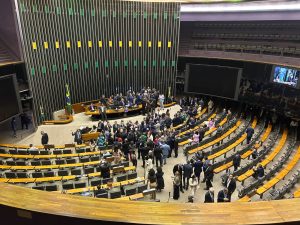 Plenário da Câmara dos Deputados na noite desta quarta-feira, 6: anúncio de acordo | Foto: Cristyan Costa/Revista Oeste