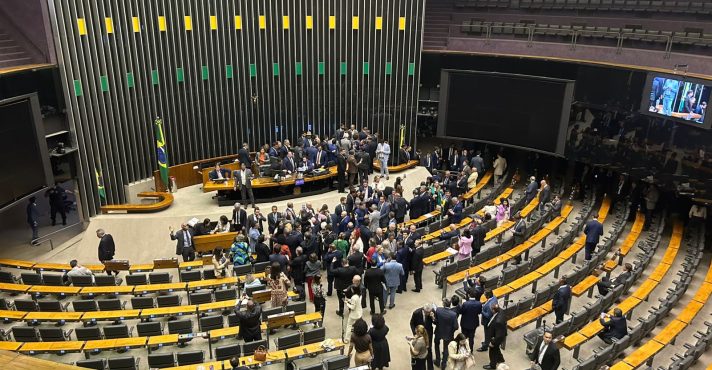 Plenário da Câmara dos Deputados na noite desta quarta-feira, 6: anúncio de acordo | Foto: Cristyan Costa/Revista Oeste