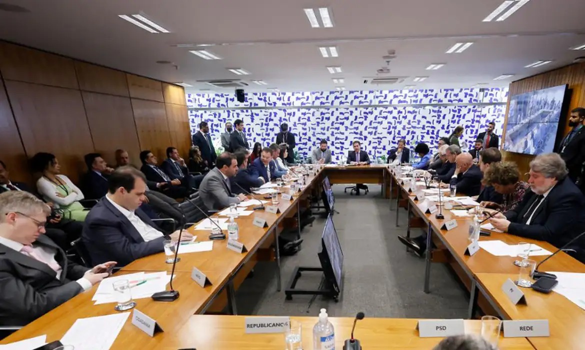 Reunião do Colégio de Líderes da Câmara que discutiu o texto do PL da Adultização: atalho para a censura, segundo jornal | Foto: Marina Ramos/Câmara dos Deputados