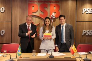 Senadora Ana Paula Lobato, durante cerimônia de retorno ao PSB, com a presença do vice-presidente da República, Geraldo Alckmin, e do prefeito de Recife, João Campos | Foto: Reprodução/Twitter/X