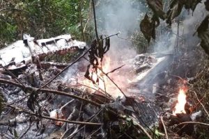 Queda do avião ocorreu a poucos quilômetros da fronteira com o Brasil, na Amazônia colombiana