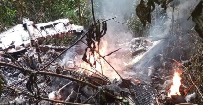 Queda do avião ocorreu a poucos quilômetros da fronteira com o Brasil, na Amazônia colombiana